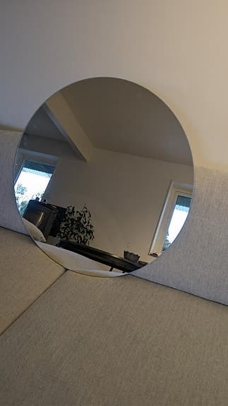Modern spegel från Bauhaus