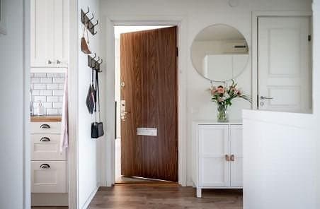 Modern spegel från Bauhaus