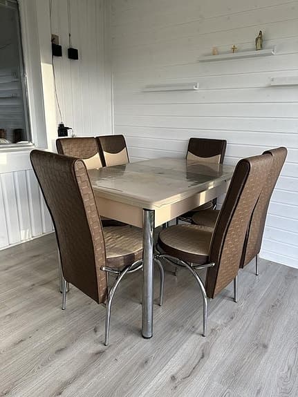 Matgrupp (bord+6stolar)