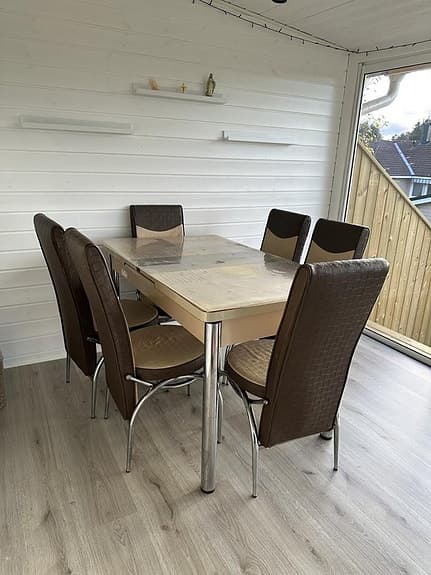 Matgrupp (bord+6stolar)