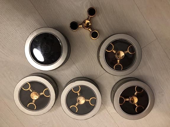 Nya fidget spinner i askar