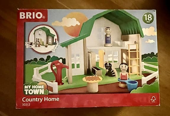 Leksakshus från Brio nypris över 700kr
