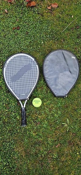 2 tennis rack + boll