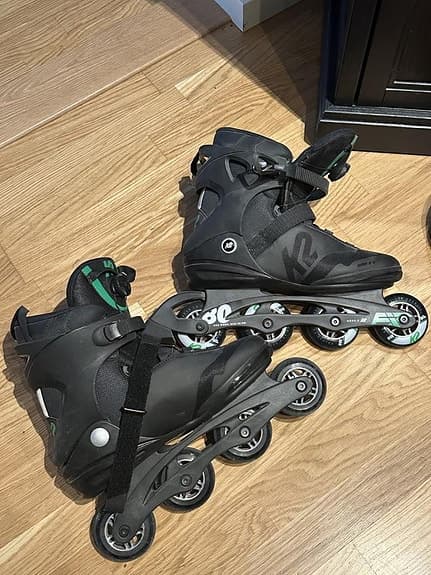 rullskridskor/inlines med tillbehör