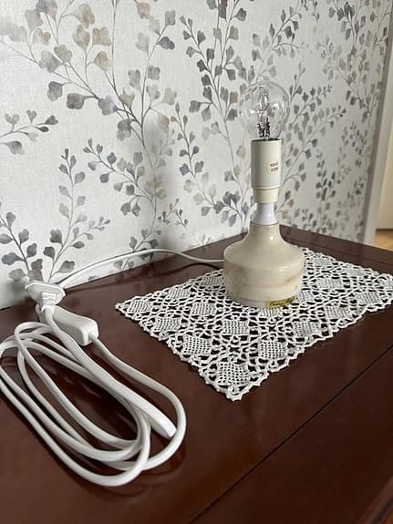 Bordslampa i Ekebergsmarmor