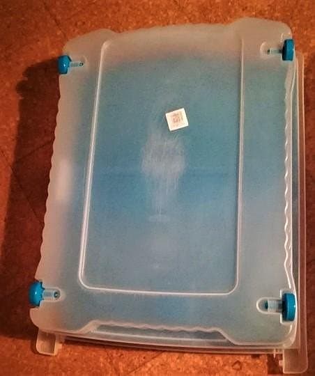 Förvaringsbehållare på hjul tillverkad av hårdplastlast