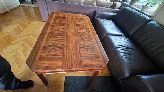 Soffbord i äkta valnöt 140 × 85