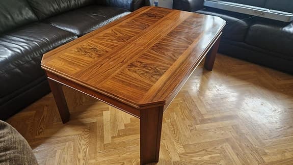 Soffbord i äkta valnöt 140 × 85