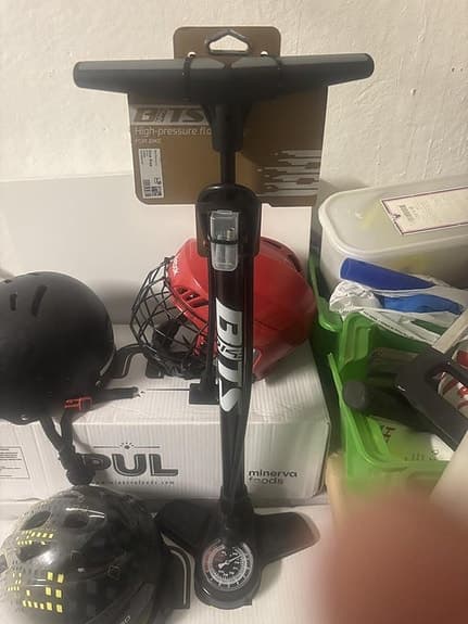 Bits floor pump