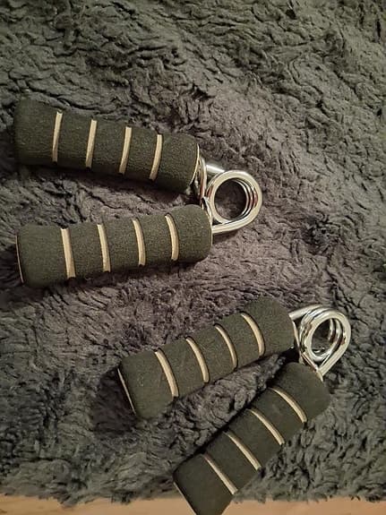 Två fina orignal redskap till att träna.