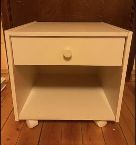 Ikea vit sängbord nattduksbord hjul 50x50x50cm
