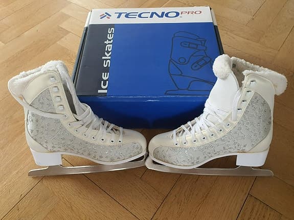 konståkningsskridskor strl 36. 500kr NYSKICK”