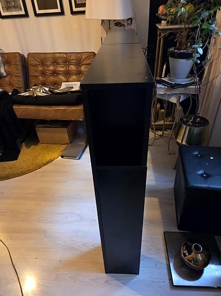Sänggavel 120cm i trä med hyllor