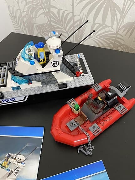 LEGO City Polispatrullbåt