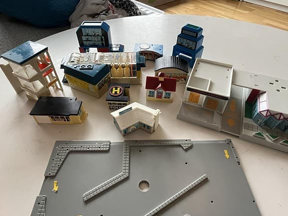 Micro Machines Super City Toolbox + Transforming Tank