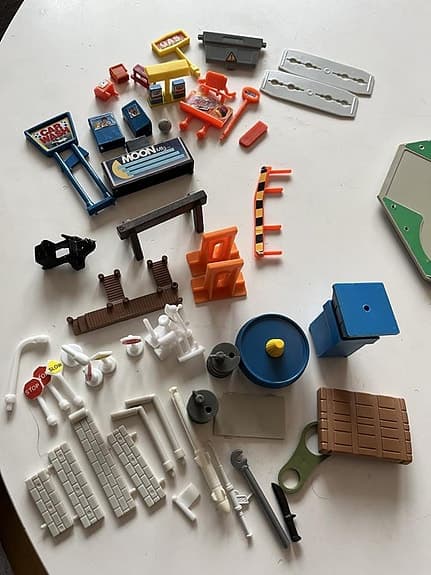 Micro Machines Super City Toolbox + Transforming Tank