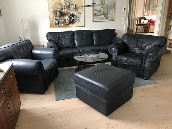 Blå soffgrupp i skinn