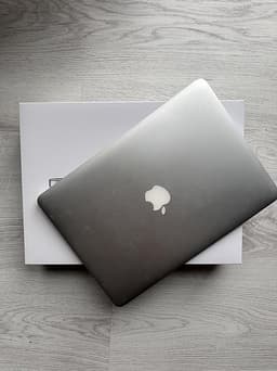 MacBook Air 13 Tums