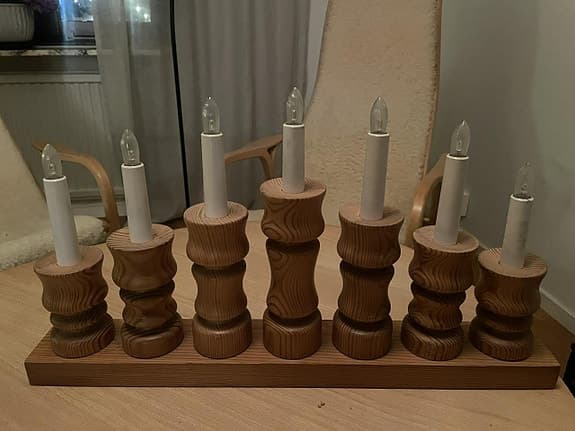 Retro: Adventsljusstake i furu