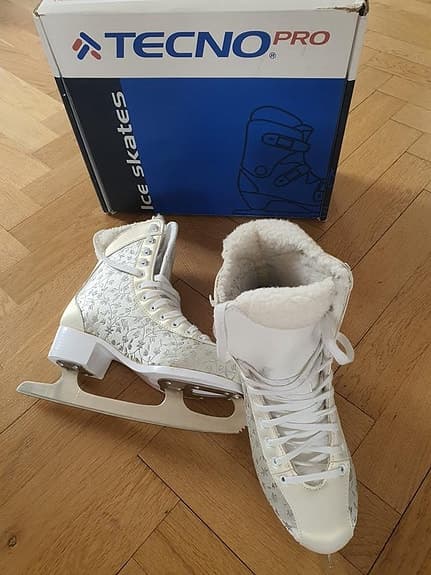 konståkningsskridskor strl 36. 600kr NYSKICK