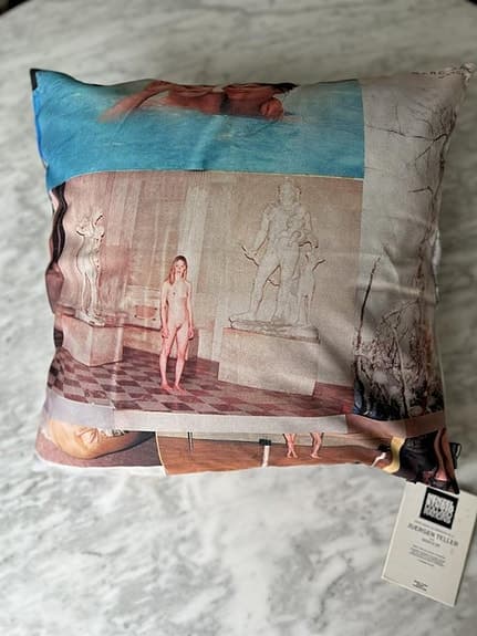 Soffkudde design Juergen Teller -Nypris: 1634 kr