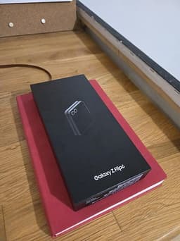 Samsung Galaxy Z Flip6