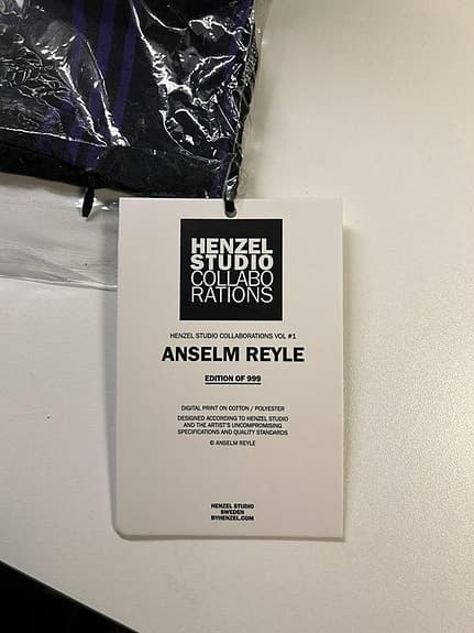 Soffkudde design Anselm Reyle -Nypris: 1634 kr