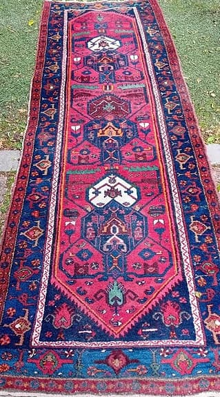 Fin handknuten matta