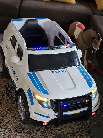 2 st elbilar för barn 12v