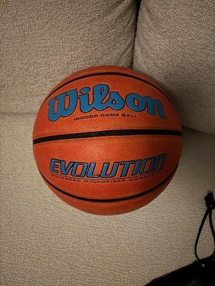 Wilson Evolution basket boll och Wilson nätbag