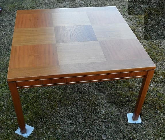 Teakbord 1970-tal vackert rutmönster kromade hjul Rullbord
