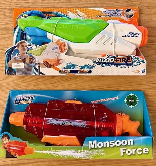 Vattenpistoler / Vattenleksaker för barn