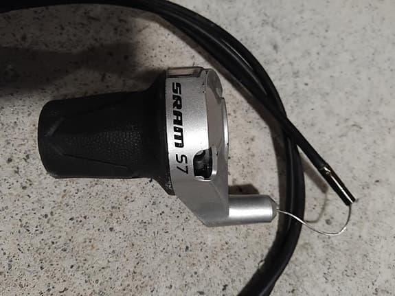 SRAM S7 växelreglage med vajer – fint skick!