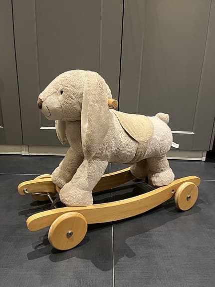 Gungkanin som spelar musik och kan rullas, Teddykompaniet