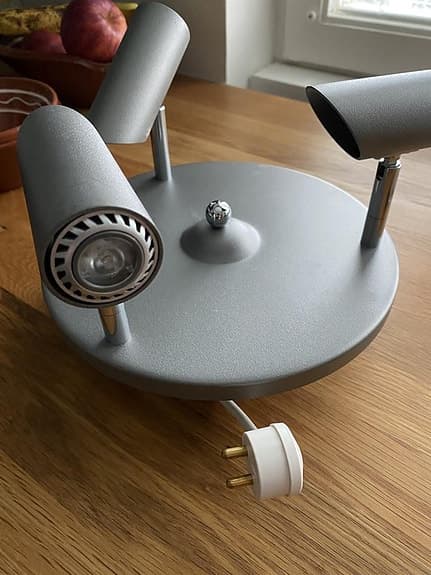 taklampa med 2 lampetter