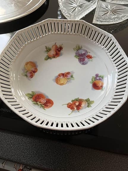 Vackert gammalt fat / skål