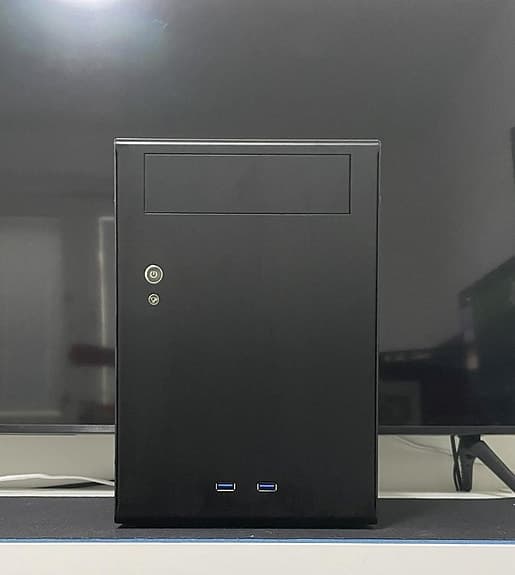 Datorchassi Lian Li PC-Q07B mini ITX cube
