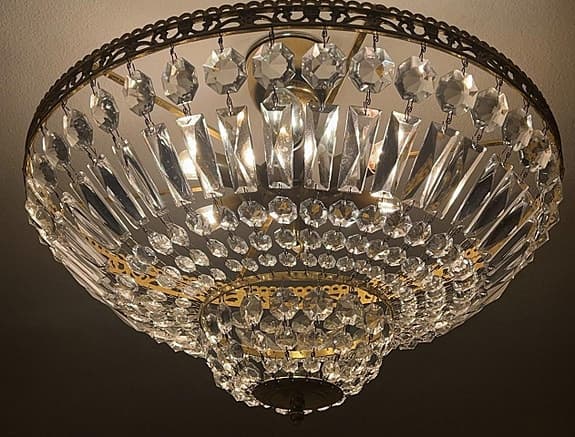 Plafond kristallkrona med kristallglas med fina detaljer