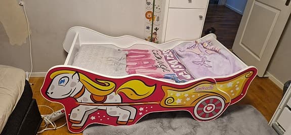 Barnsäng Cinderella (140 x 70) eller (180 x 70)