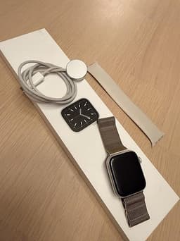 Apple Watch Series 6 (GPS + Cellular) • 44 mm