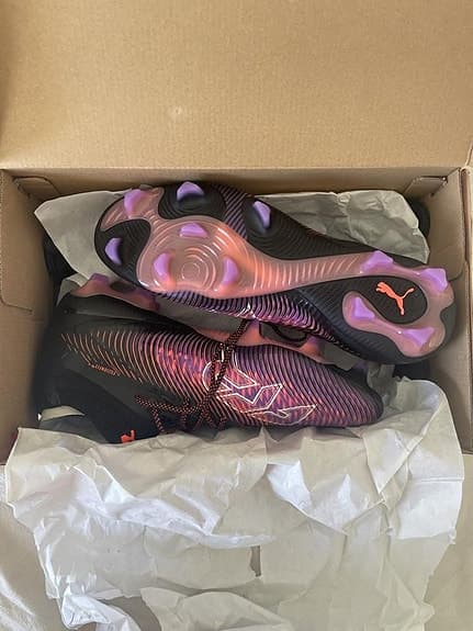 Puma Future 8 Ultimate FG Svart/Vit/Röd EUR 40.5 NYA