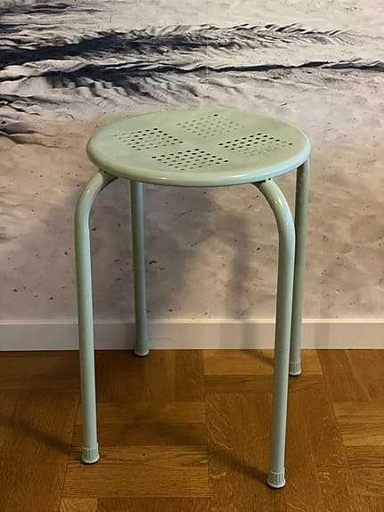 Turkos/ljusgrön pall i metall, höjd 45 cm, nyskick!