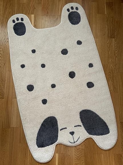 Barnrumsmatta hund