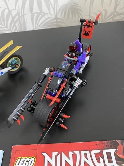 LEGO Ninjago Gaturace med motorcyklar