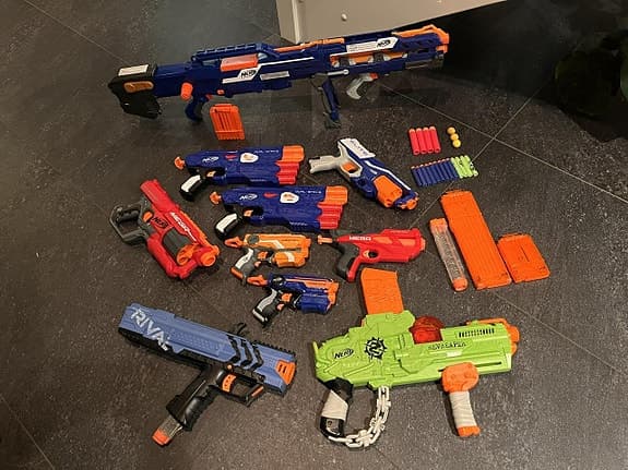 Nerf Guns 10st med 2 skyddsmasker
