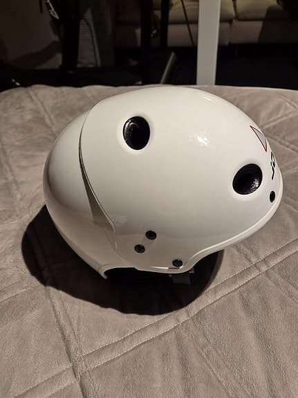 Oanvänd Jofa skridsko/lekhjälm storlek M