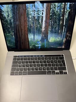 MacBook Pro 16"