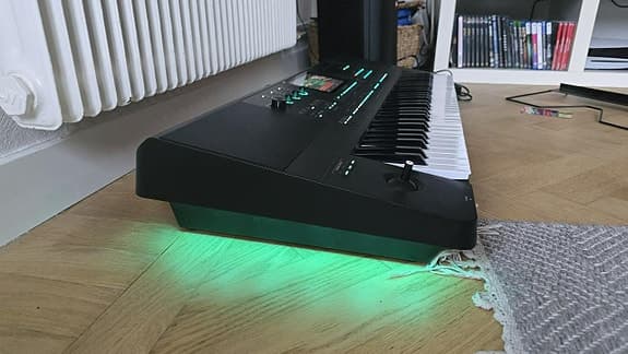 Medeli AKX10 - mycket bra skick, knappt använd!