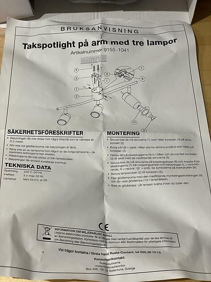Takspotlight på arm med tre lampor