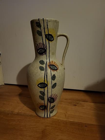 Hög kruka i porslin